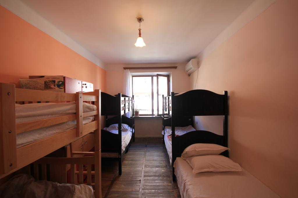 Center Hostel And Tours Erivan Oda fotoğraf
