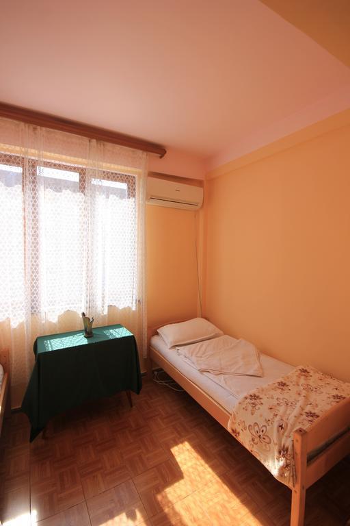 Center Hostel And Tours Erivan Dış mekan fotoğraf
