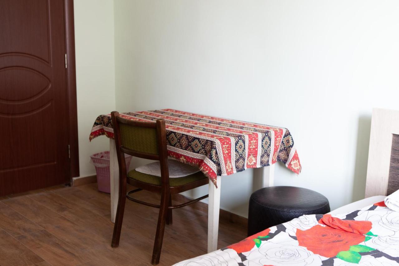 Center Hostel And Tours Erivan Dış mekan fotoğraf