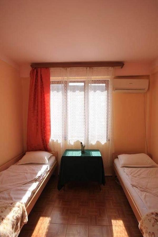 Center Hostel And Tours Erivan Dış mekan fotoğraf