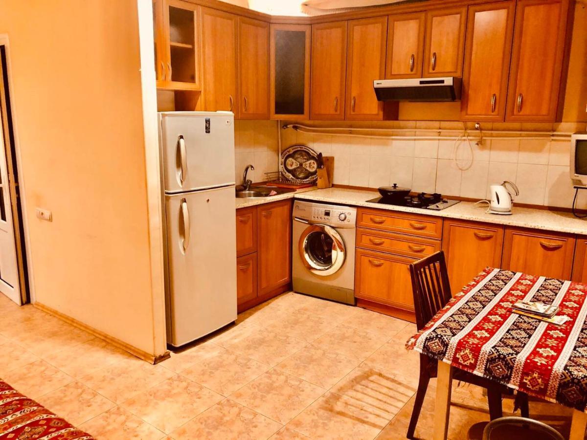 Center Hostel And Tours Erivan Dış mekan fotoğraf