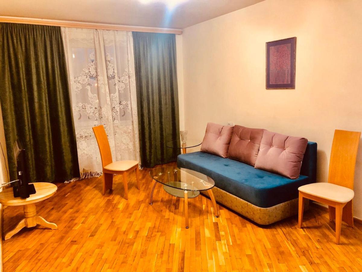 Center Hostel And Tours Erivan Dış mekan fotoğraf