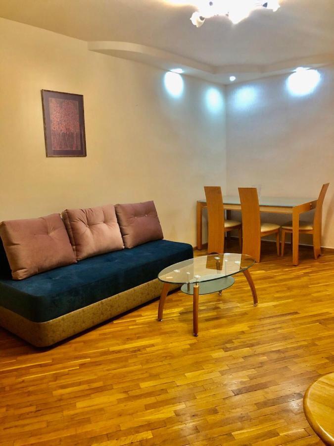 Center Hostel And Tours Erivan Dış mekan fotoğraf